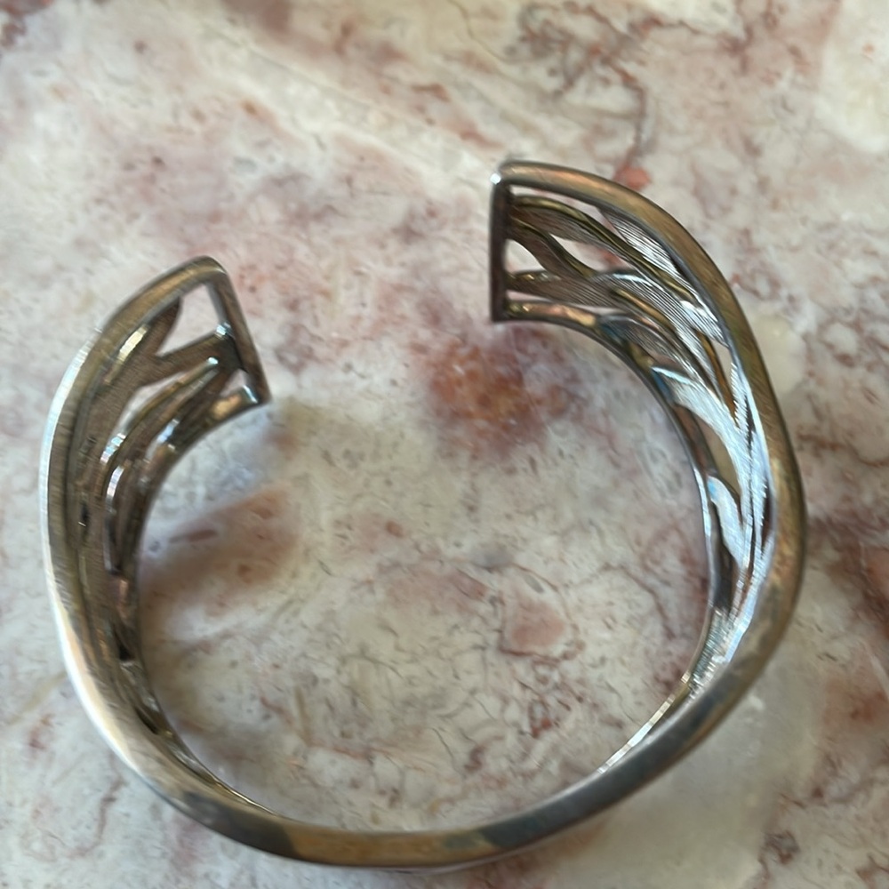 NIB~Vintage Woman’s Cuff 14K White Gold Silver Leaf Design Cuff Bracelet - Picture 5 of 10